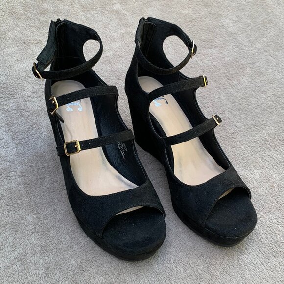 Journee Collection Skyla Strappy Peep Toe Wedge Heels - Picture 4 of 15